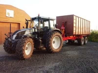 Valtra N143 met Carrier